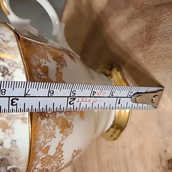 Vintage Royal Albert - gold vines teacup & saucer - amazing condition - Picture 11 of 11